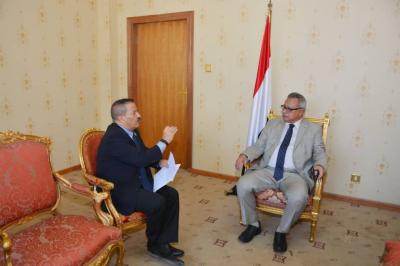رئيس الوزراء يناقش مع وزير الخارجية المستجدات في المنطقة